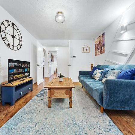 Quirky Canary 2Bed, Free Parking, Smart Tv & Games Лондон Экстерьер фото